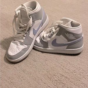 Women’s Nike Air Jordan 1 Mid ‘Wolf Grey Aluminum’